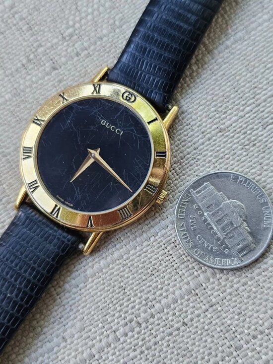 Vintage Gucci Wristwatch Swiss Made Gold Tone Case Analog Quartz Wrist Watch aut main image 4